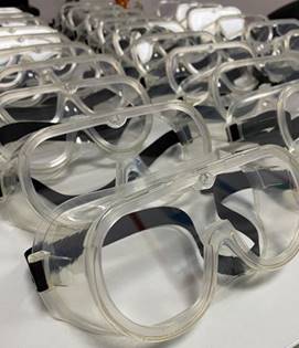 कोविड-19 के खिलाफ तैनात स्वास्थ्यकर्मियों के लिए सुरक्षात्मक चश्मा