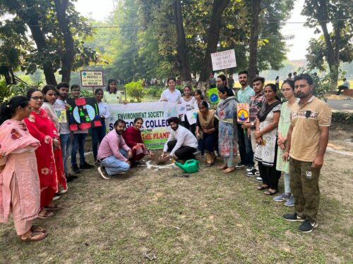 एससीडी गवर्नमेंट कॉलेज लुधियाना में पर्यावरण हितैषी वातावरण बनाने के लिए रैली का आयोजन किया