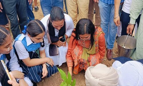 डीसी सुरभि मलिक ने लुधियाना के लिए सूक्ष्म वन परियोजना का उद्घाटन किया
